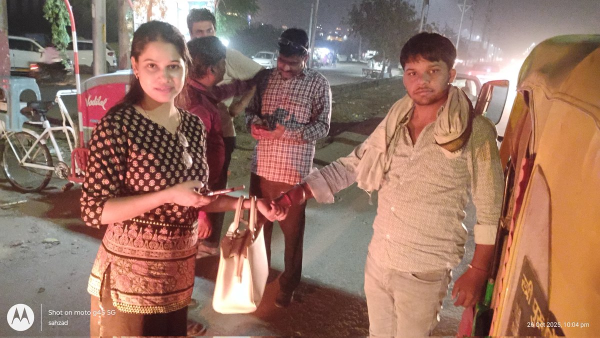 notdeepthought's tweet photo. @rapidobikeapp thanks rapido

Lost my bag in auto hired on rapido auto. Lots of cash and other documents are in the bag. Call the driver after 2 hours.
This gentleman came 15 KM just to return the bag..

 Driver shows the highest value of human behaviour. https://t.co/T7wpXyr4ob