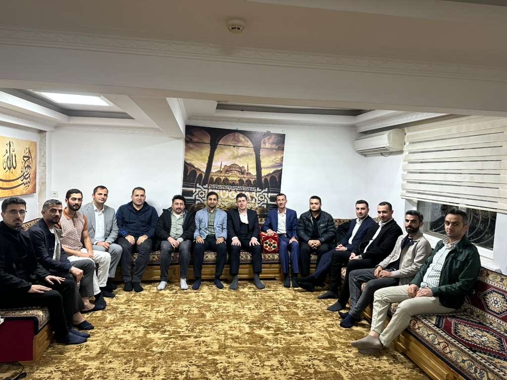 📍 Ankara

Çalışan Gençlik Koordinatörlüğü olarak, il ve ilçe koordinatörlerimizle bir araya gelerek çalışmalar üzerine verimli görüşmeler gerçekleştirdik.