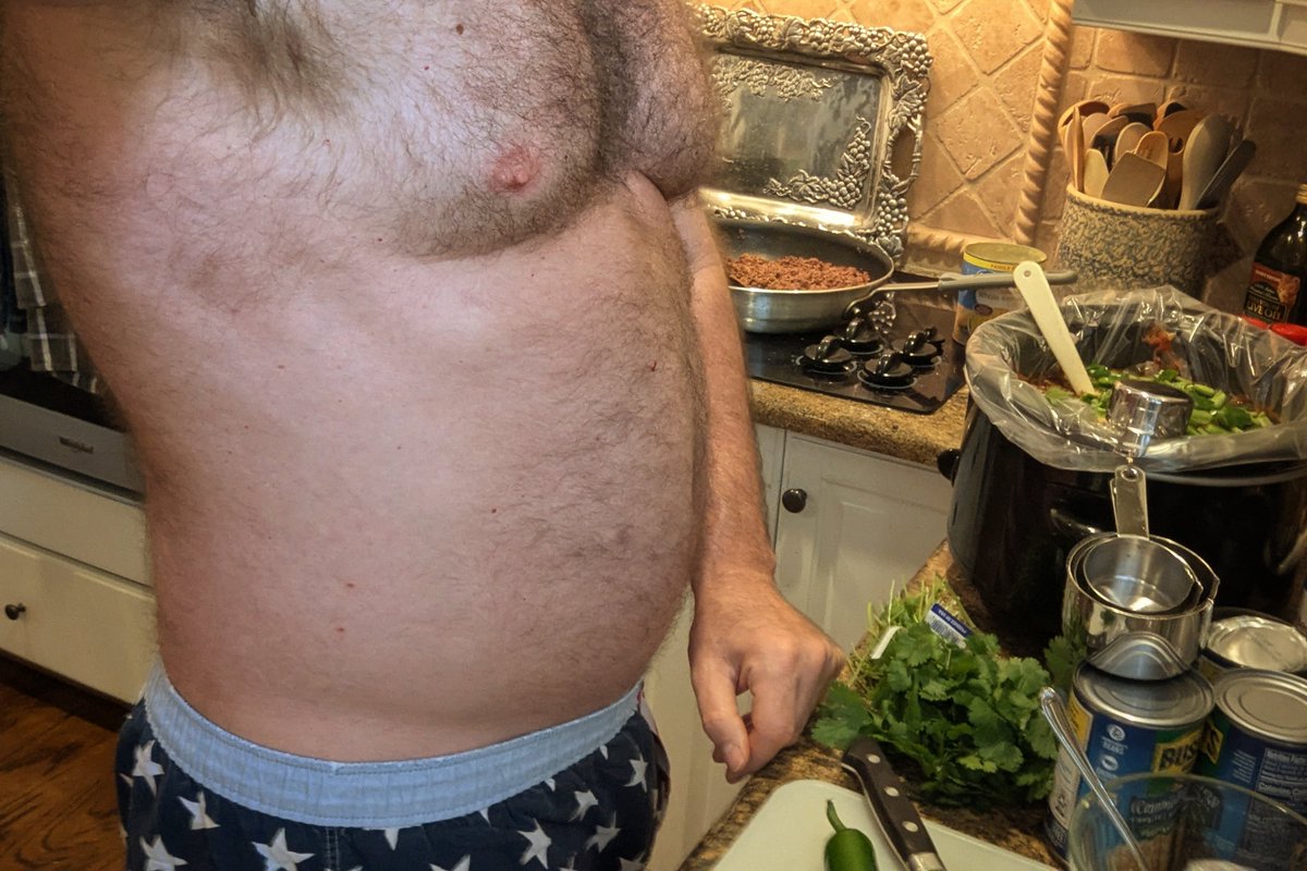 FurryFrench's tweet photo. On chilly Sundays we make chili. https://t.co/MDcLplfq0m