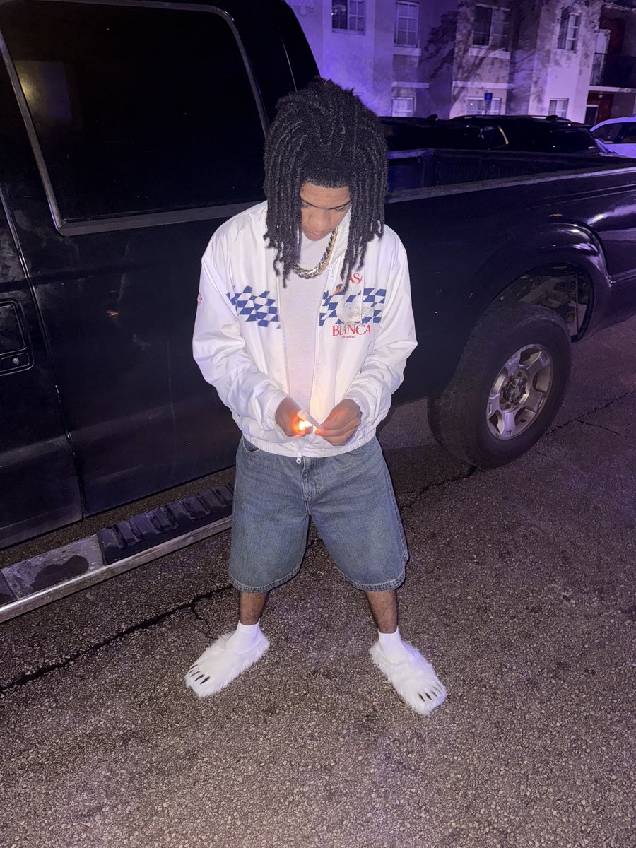 DontWannaTalk tweet media