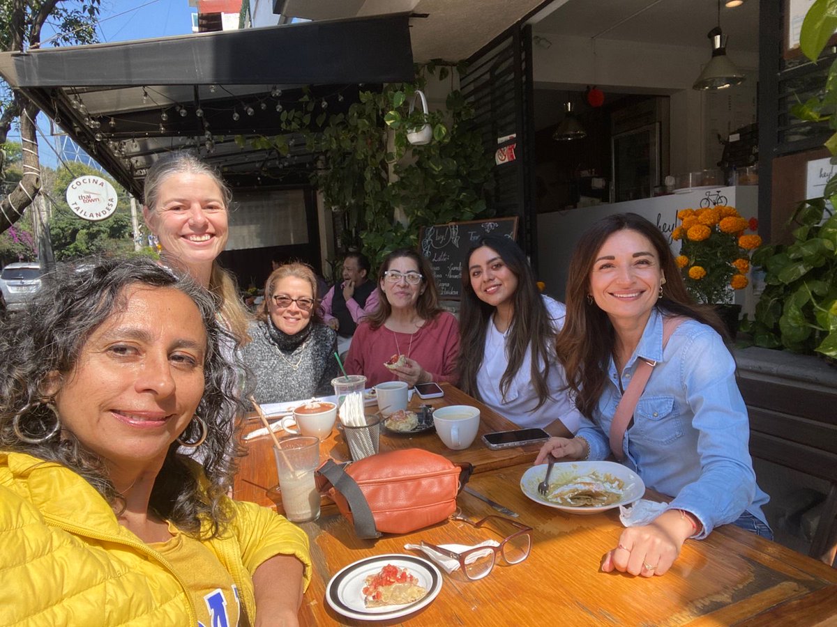 Buen domingo :)

En la Benito Juárez caminamos juntas y en comunidad. Las mujeres cuidadoras del medio ambiente, de nuestros árboles urbanos. De la resiliencia contra la corrupción y abusos. 

Existimos porque resistimos.