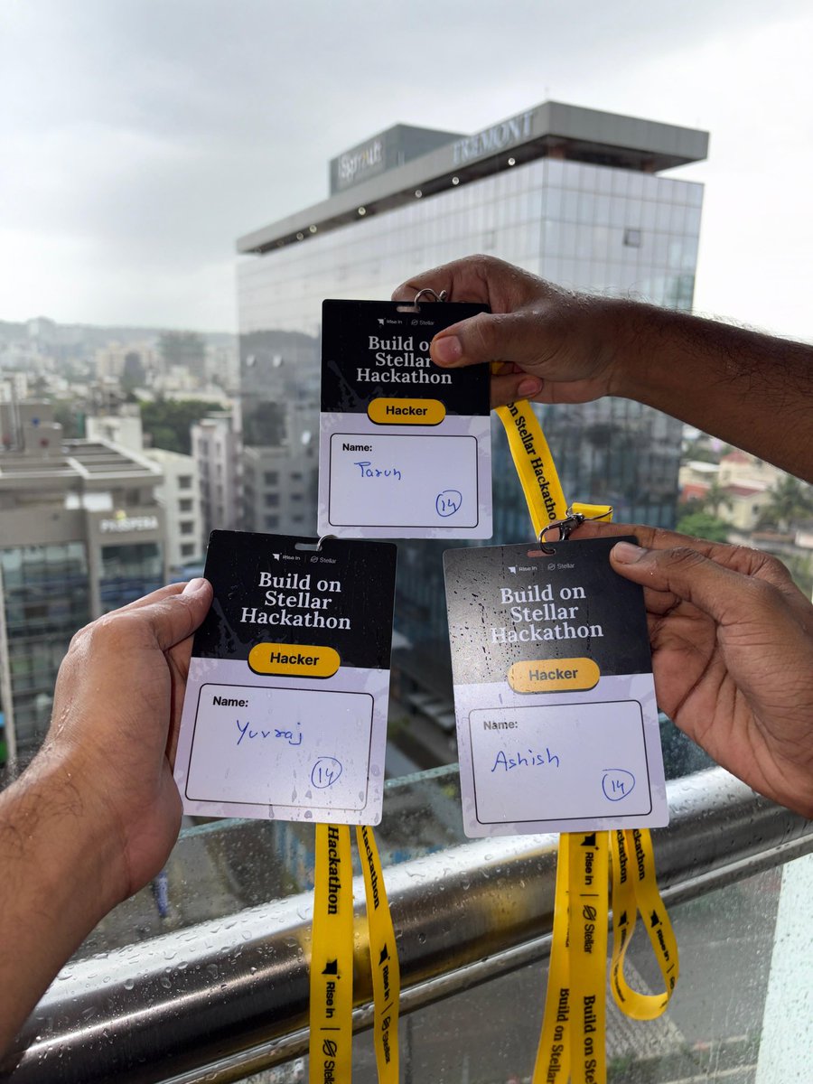 cs_aashish's tweet image. Not a win but we still ate 🥱 project was too early for ‘em fr 💫 #Hackathon