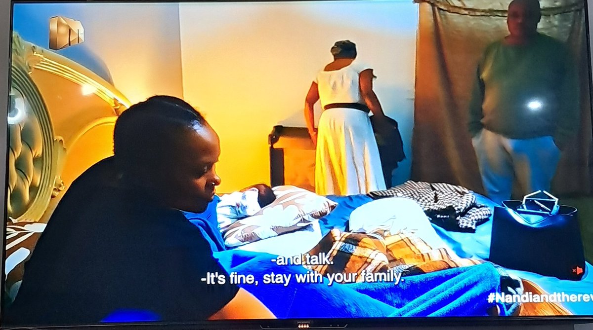 Makhosazana_B's tweet photo. I hate this show, there's nothing entertaining about Nandi's behavior. I'm more worried about the kids 😭
#Nandiandtherev https://t.co/pso2QE9GjC