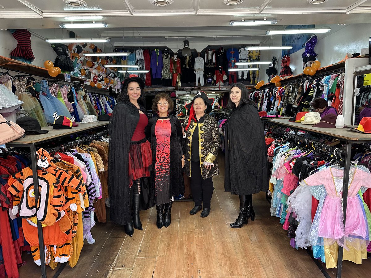 Desde corpóreos para niños hasta trajes de Harley Quinn, Chucky o Harry Potter 🪄, Enexis tiene todo para brillar este Halloween en Valparaíso 🎭.
Conócelo aquí 👉 apuntesyviajes.com/2025/10/24/ene…
#ApuntesyViajesChile 🧳🇨🇱 #ValparaisoChile #ValparaisoAV ❤️🚎