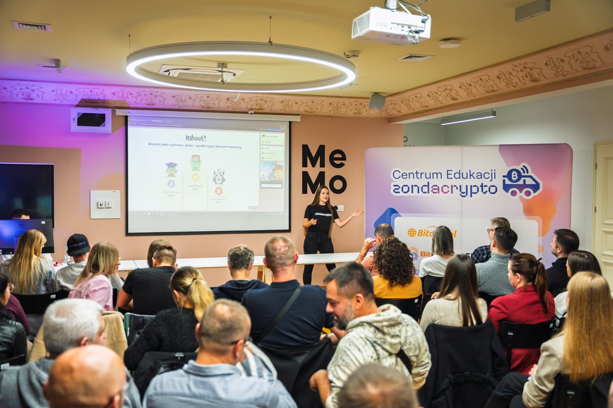 zondacryptopl's tweet photo. Wspaniali eksperci, pasjonująca dyskusja i mnóstwo cennych informacji o Bitcoinie i kryptowalutach!
Dr Krzysztof Piech i Mike Satoshi zainspirowali uczestników do pogłębienia wiedzy o krypto.

Dziękujemy wszystkim za udział! Kolejna edycja Centrum Edukacyjnego zondacrypto już 27 listopada 2025 w Wrocławiu!

Więcej tu: https://t.co/Dg9PEzixQa