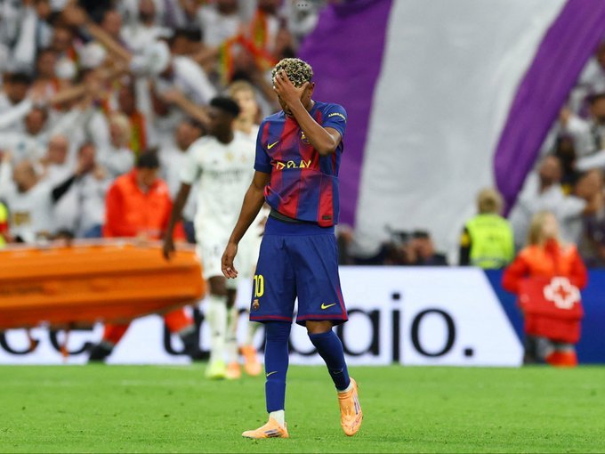 En el fútbol, como en la vida, escupir hacia arriba suele salir mal