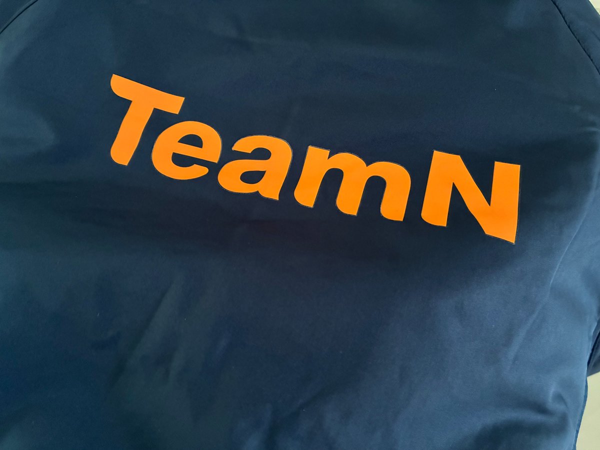 Nieuwe <a href="/DutchGymnastics/">Dutch Gymnastics</a> gear binnen hier in huis.... gaat niet helemaal goed op één item...