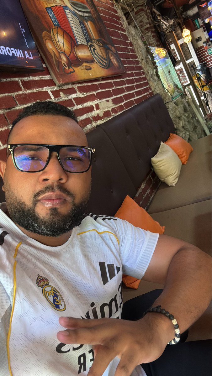 jerohamAlvarez's tweet photo. Real Madrid, mi buen amigo! https://t.co/15htZ0ko2x