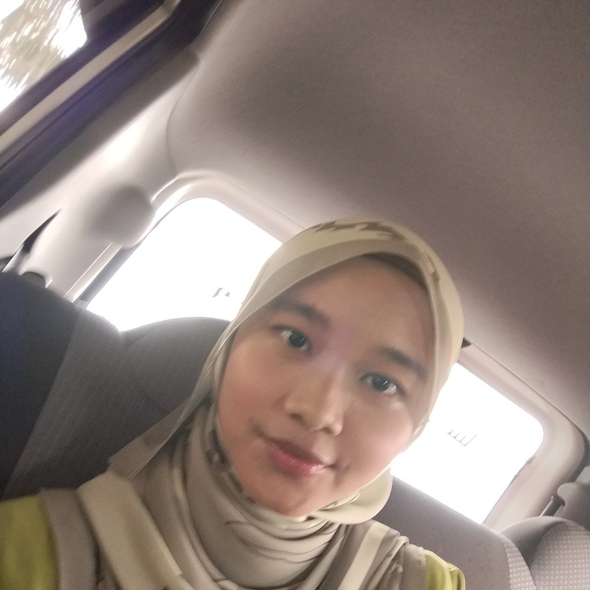 Quick snap!! Me and besties 🚗💨

 #GemSelcaDay #GSD  #68monthsWithMCND #MCND #엠씨엔디