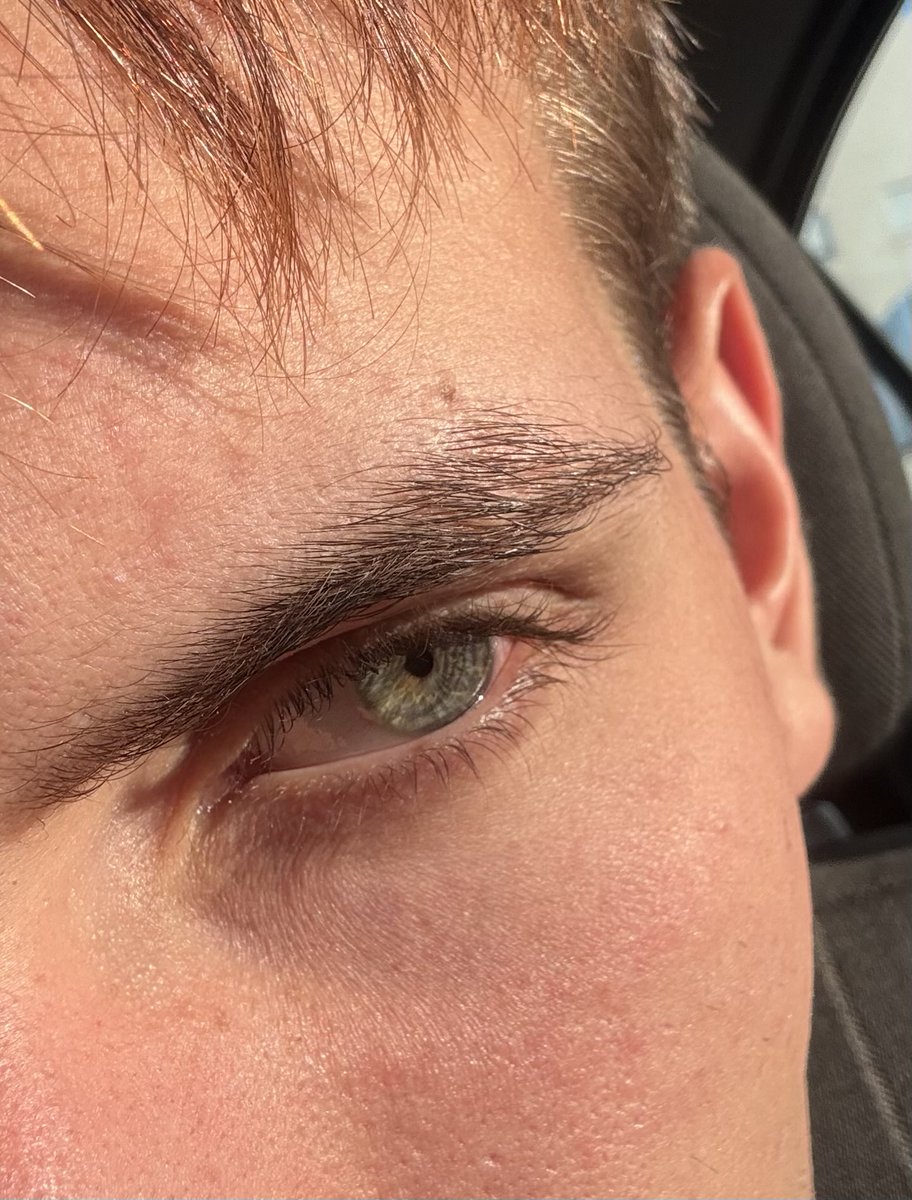 Proceeds to be told how beautiful my “blue” eyes are (they r GREEN, fml)