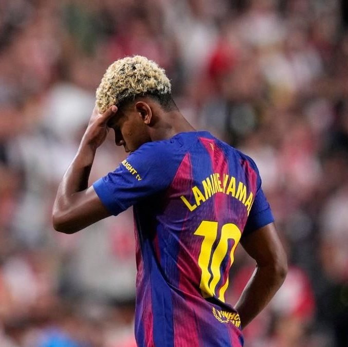 "Lamine Yamal"

Porque desapareció en el partido del Barcelona ante el Real Madrid por LaLiga. Creía que podía ganar el Balón de Oro y al final lo único que tuvo fue el Balón de Pollas de los Merengues el español marroquí senegalés o de dónde mierda sea el hijo de re mil puta.