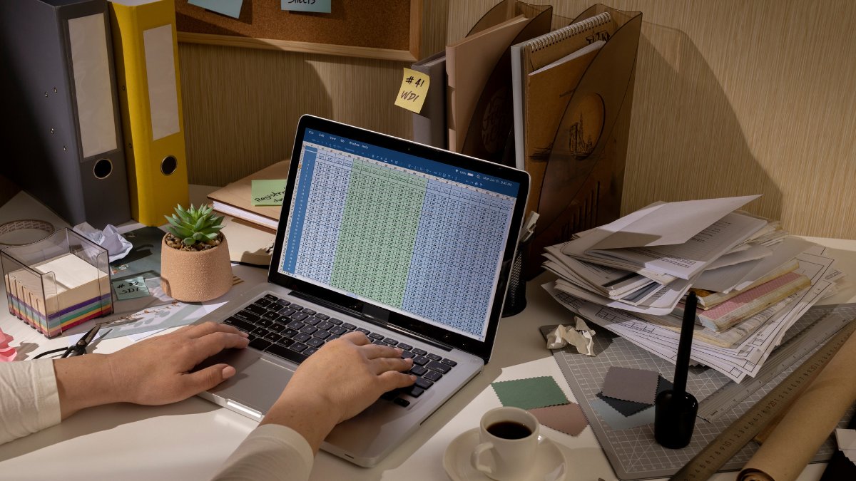 ProcuAlba's tweet image. 📰 &quot;En el año 2026 será obligatorio para empresas y autónomos tener un sistema informático que envíe las facturas directa y automáticamente a Hacienda&quot;

Vía: @EconomistJurist 

economistjurist.es/articulos-juri…