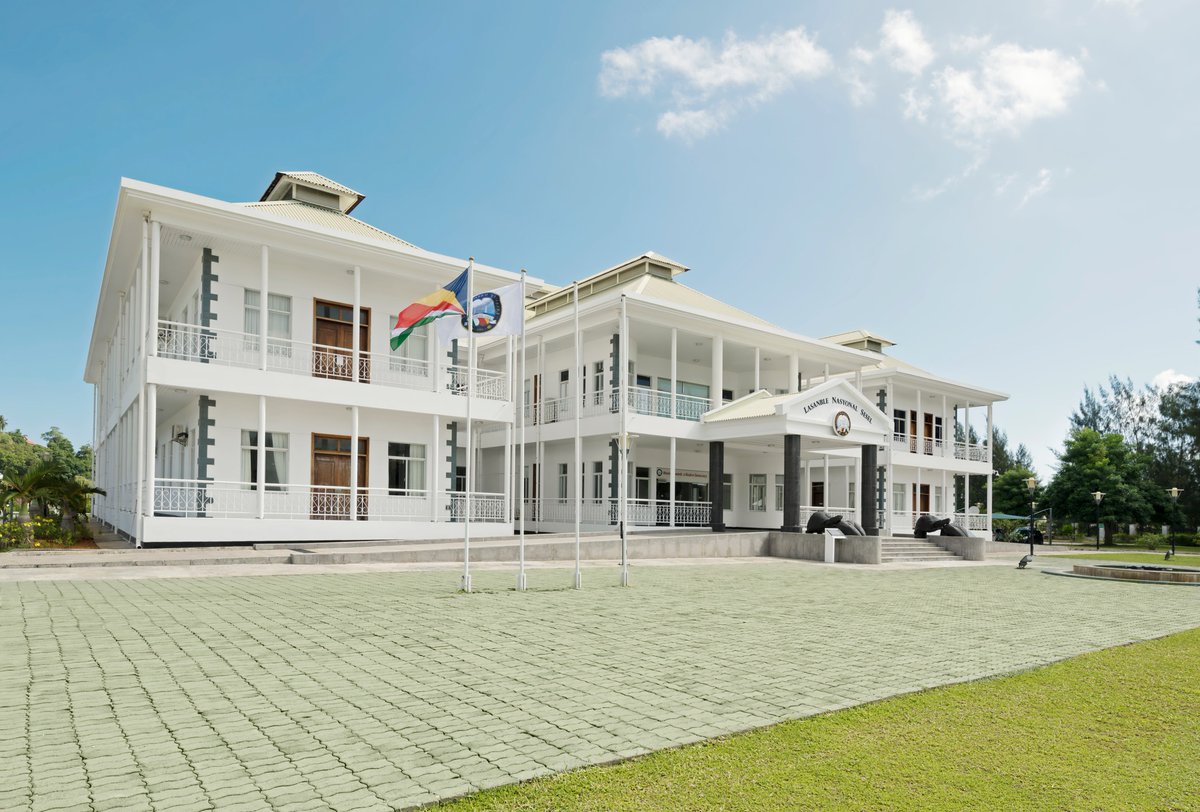 By Proclamation in the Official Gazette, the President of the Republic of Seychelles H.E. Dr. Patrick Herminie has summoned the First Sitting of the 8th National Assembly, to be held on Tuesday, 28th October 2025, at 0900hrs.

The Sitting will be presided over by the current