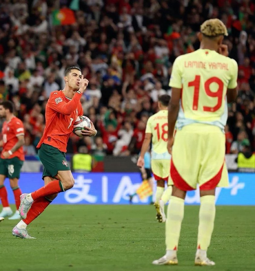 ロナウド The Clip Where Ronaldo Went Side to Side and Made Him Fall