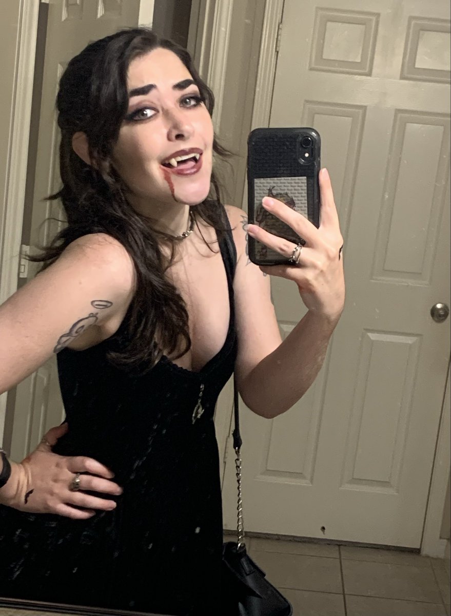 Tori 🦇🔪☠️ tweet media