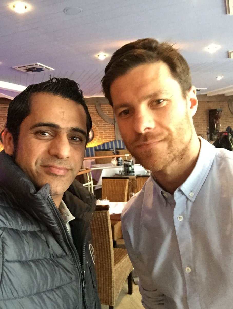 أبارك لصديقي تشابي ألونسو 😎

👑👑

#هلا_مدريد 
#كلاسيكو_الارض
#الكلاسيكو
#ريال_مدريد_برشلونة
#برشلونه_ريال_مدريد