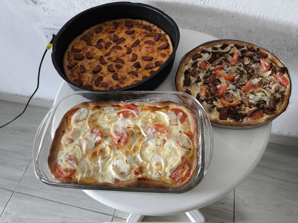 Pizzas prontas, já já é hora de atacar 😋😋