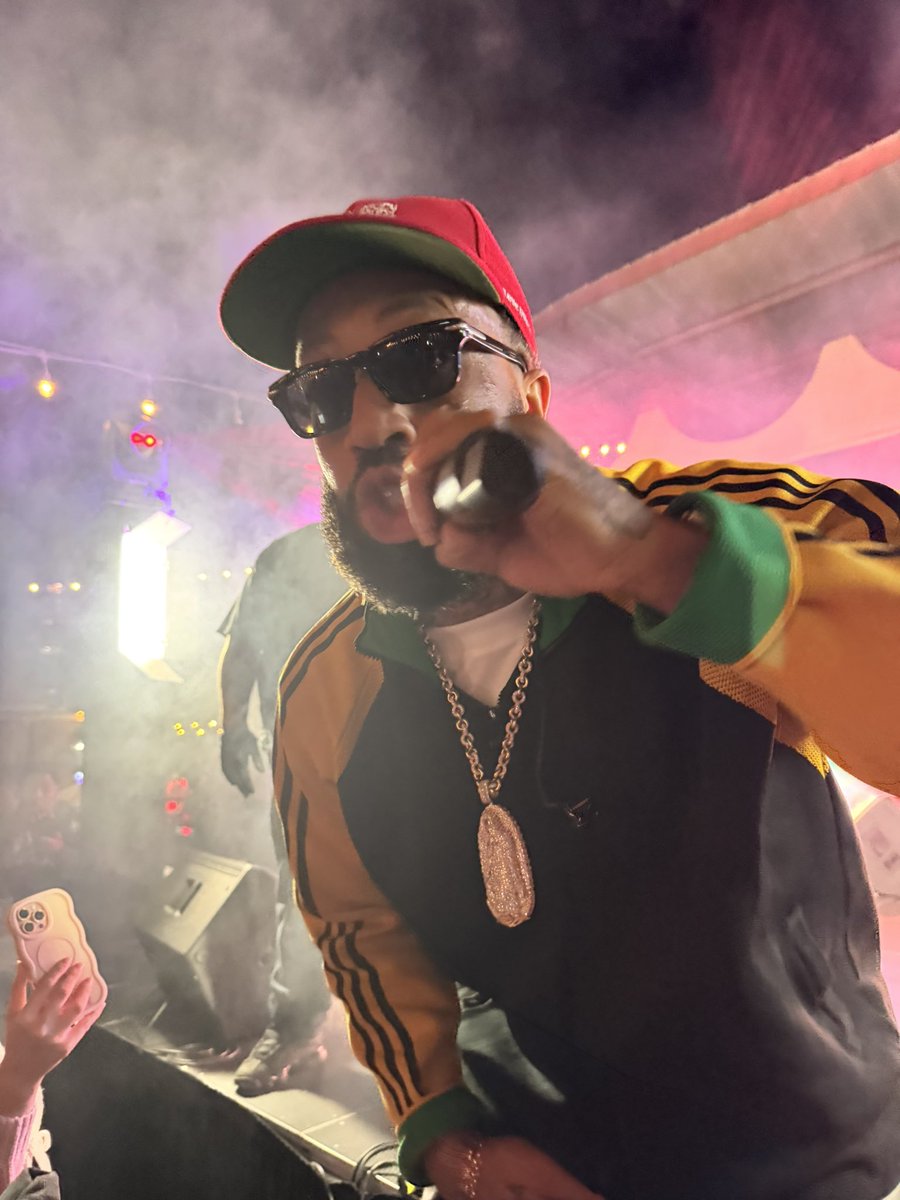 aboveimpeccable's tweet photo. Larry June! 🍊 PHOENIX
@LarryJuneTFM 💨 https://t.co/Rj8NnIeS9Q