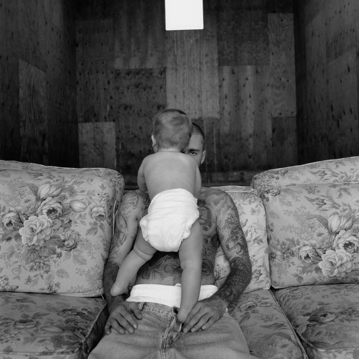 Justin Bieber’s “DAISIES” remains at #1 on US Pop radio (Mediabase) for a third consecutive week.