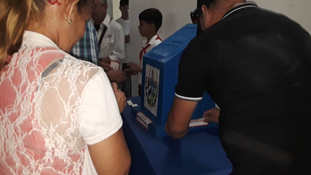 ElectoralD78737's tweet image. Cumpliendo lo previsto en la Ley 127/2019, Ley Electoral, tuvo lugar la elección del presidente de la Asamblea Municipal del #PoderPopular en #Cumanayagua. Asume la responsabilidad el Dr. Oskeymi Rodríguez González, de 42 años y delegado de la circunscripción 13.