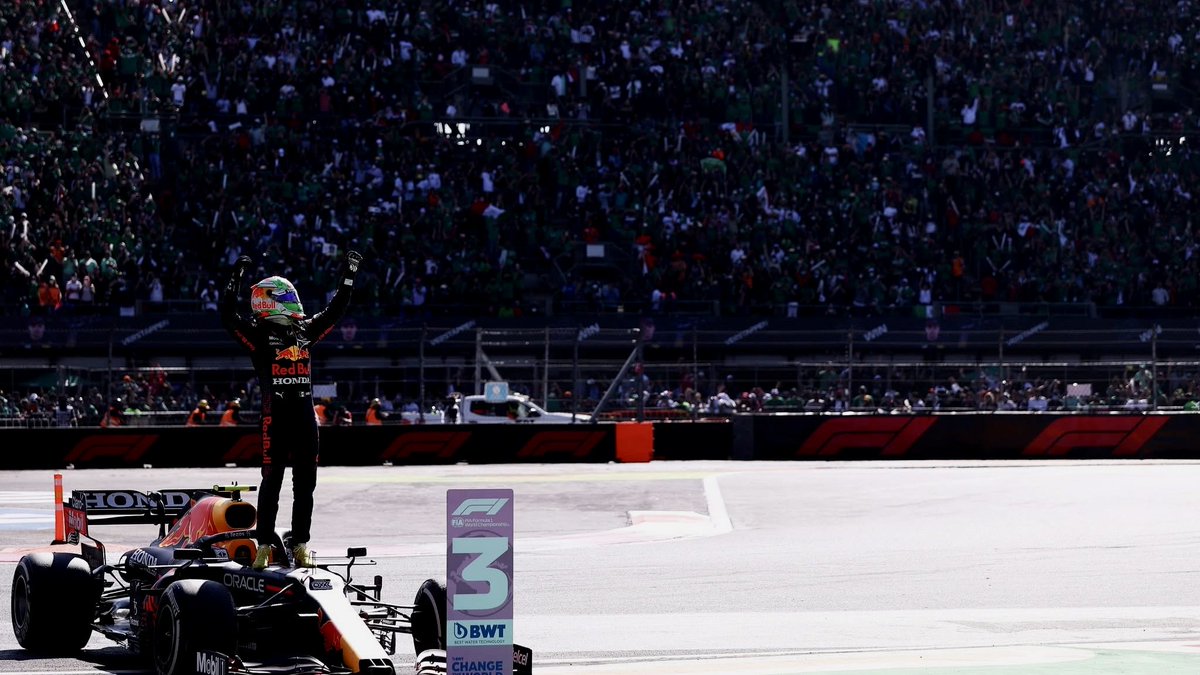 scuderiavogue's tweet photo. Día de carrera en México pero yo sigo pensando en ESA carrera. https://t.co/3cIwuSaOYS