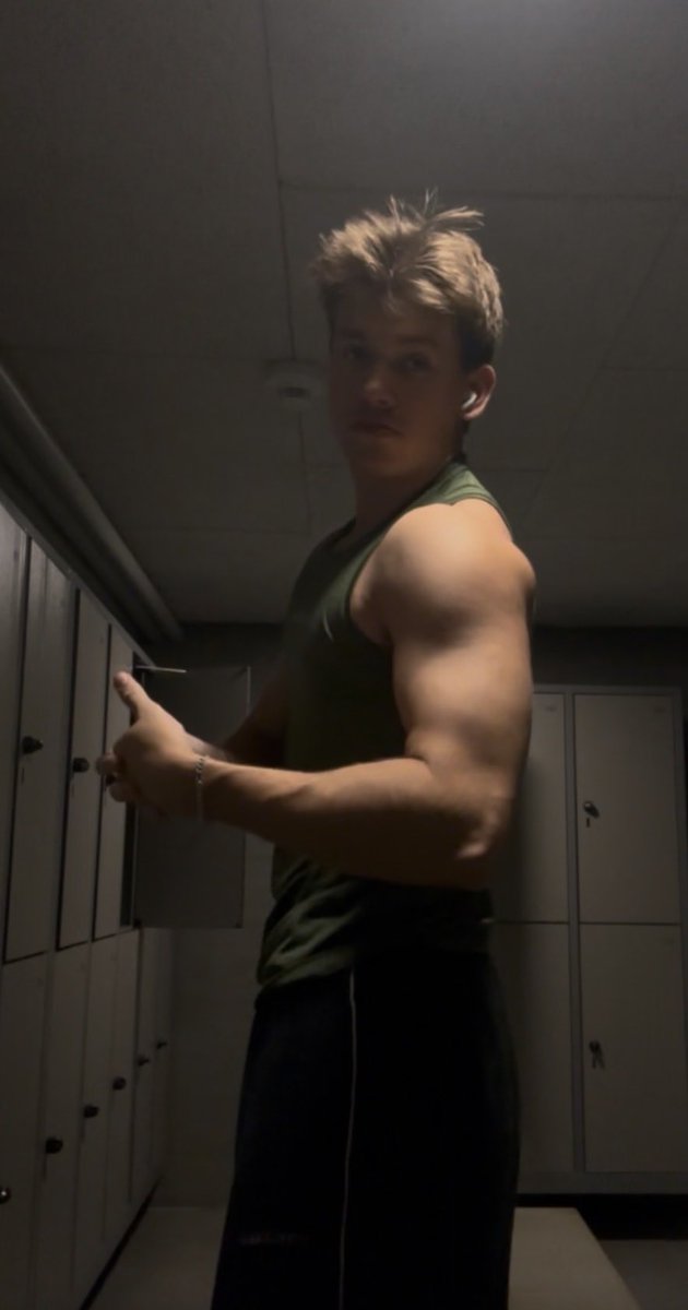 Composites tweet media