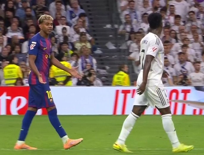 FootballXtra0's tweet photo. 🚨🗣 Vinícius Jr to Lamine Yamal during the game: "You only give back passes." https://t.co/OGvRAKNUVM