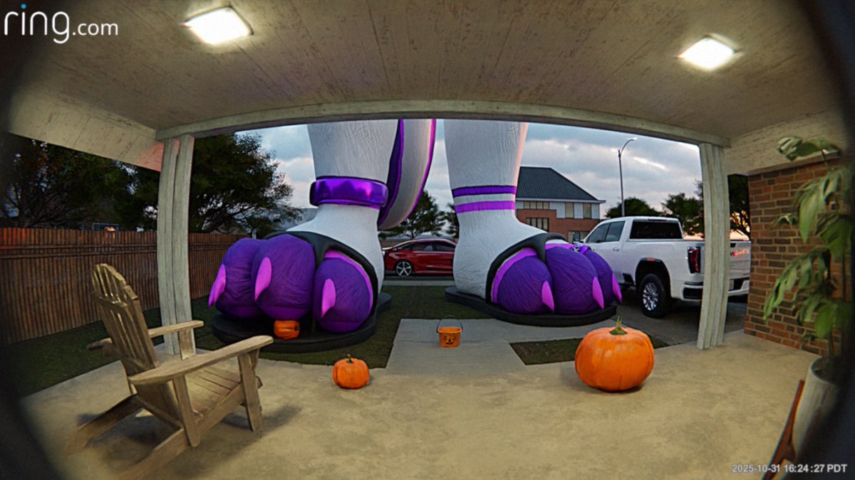 Ring ring.. can I have some candy? :3