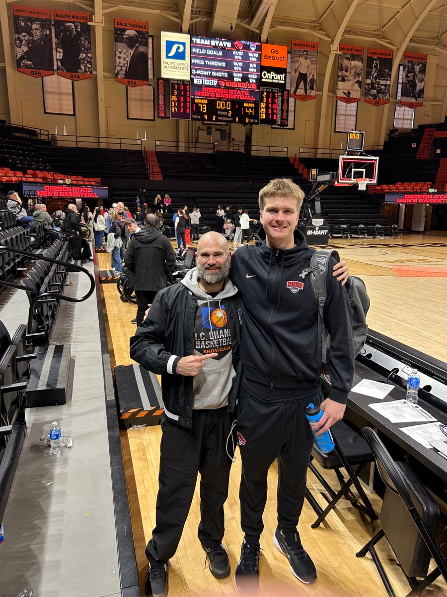 EIKENKID's tweet image. @iancle1 in Cleveland in 2022 and in Corvallis yesterday. #icchangeshowcase is bigger than basketball. #realisrare.
