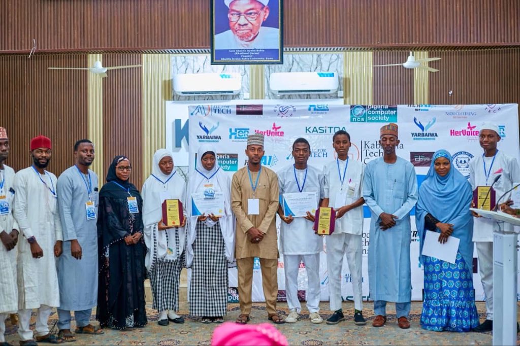 Tech_Guy00's tweet image. Congratulations 🥂 Engr. Naja&apos;atu Kabir Mustapha  for this remarkable achievement cyber boothcamp for young secondary students  indeed Our young Techies are Getting there