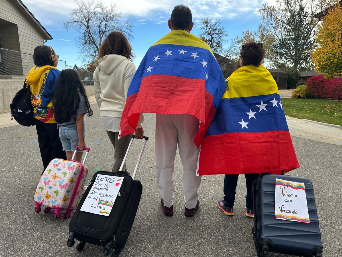 Más de 8 millones de corazones laten por volver. 🇻🇪

Volver a casa es reencontrarse con la familia, con la tierra, con la esperanza.

Estamos trabajando para que ese abrazo pendiente se haga realidad. 🫂

#ConectadosPorVenezuela #VzlaTierraDeGracia