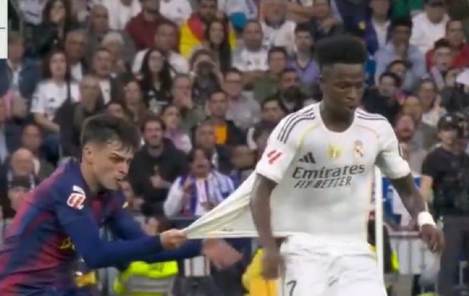 EditionMerengue's tweet image. Tout le monde veut son maillot..