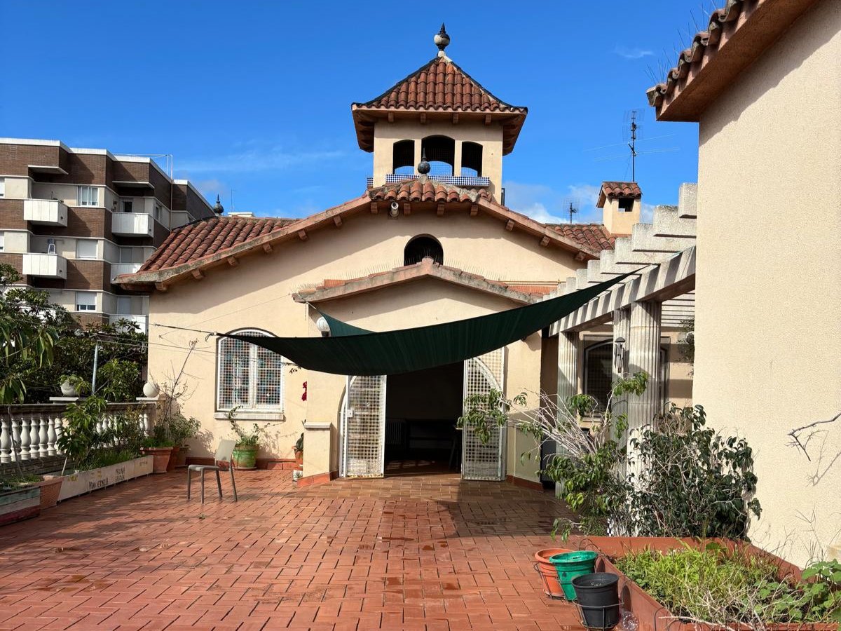 esquerraLH's tweet photo. Aquest cap de setmana s'ha celebrat l'#OpenHouseBcn, on s'han pogut visitar i conèixer també alguns edificis emblemàtics de #LHospitalet.
Una gran iniciativa per conèixer el nostre patrimoni, públic i privat, que normalment no és accessible al públic.
#48openhouse25 #OHB25 https://t.co/g4ulH0Rqoi