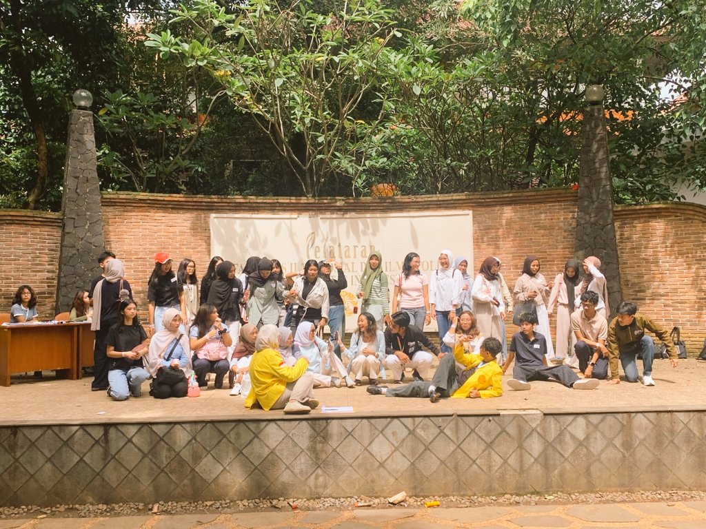 awrelkh's tweet image. see u fisipgo 25! kelompok 7 izin bubar 😭 ef i es i pe ef i es i pe fisip, gogo fisip go go go fisip goo goooo fisip‼️ #fisipgo2025 #fisipgo #fisipui #jingga