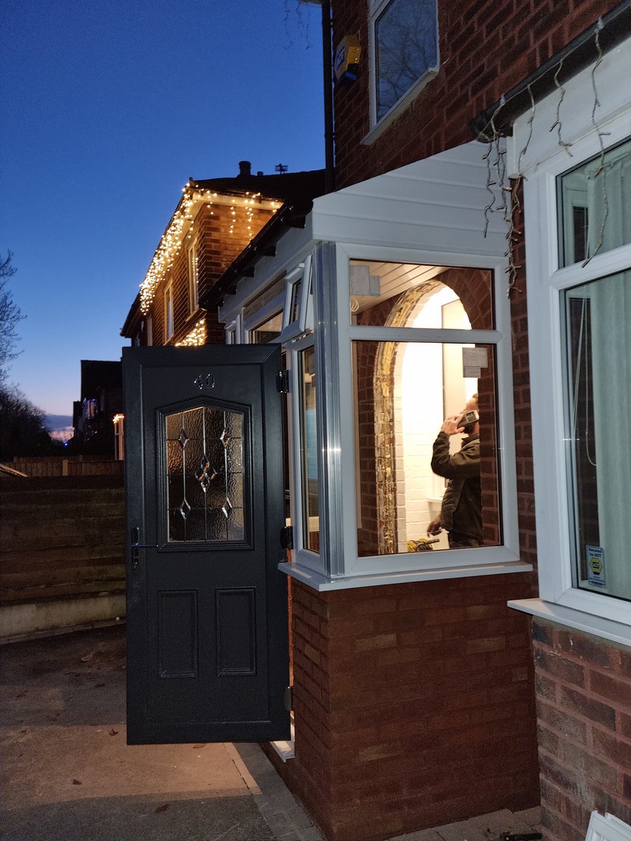 mcrwindows's tweet image. Not to be alarming… but Christmas is around the corner 🎄

Free quote: 0800 232 1714
manchesterwindowsltd.co.uk

#ManchesterWindows #PreChristmas #WindowsAndDoors #FestiveReady #HomeGlowUp #KerbAppeal #UKHomes