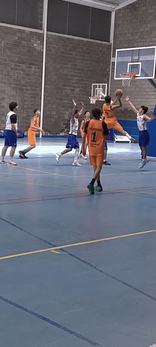 Gran triunfo del Junior Dadarmo 💪
🧡 38 - 49 ante Santiago del Teide.
Trabajo, actitud y equipo = ¡Victoria! 🔥

#Dadarmo #Baloncesto #JuniorDadarmo #Güímar #BasketCanarias #VamosDadarmo