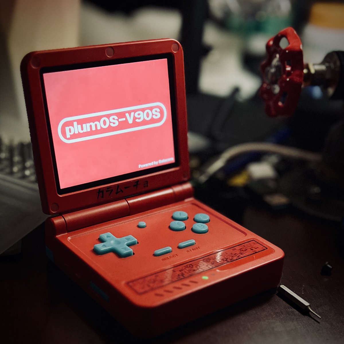 0_game_it's tweet photo. Powkiddy V90S

variousさんのターコイズブルー　ボタンフルセット

イメージ通りの色で大満足✨
部屋の照明が暖色系なので渋みが増します☺️

ありがとうございました！✨ https://t.co/oEtF0fArnj