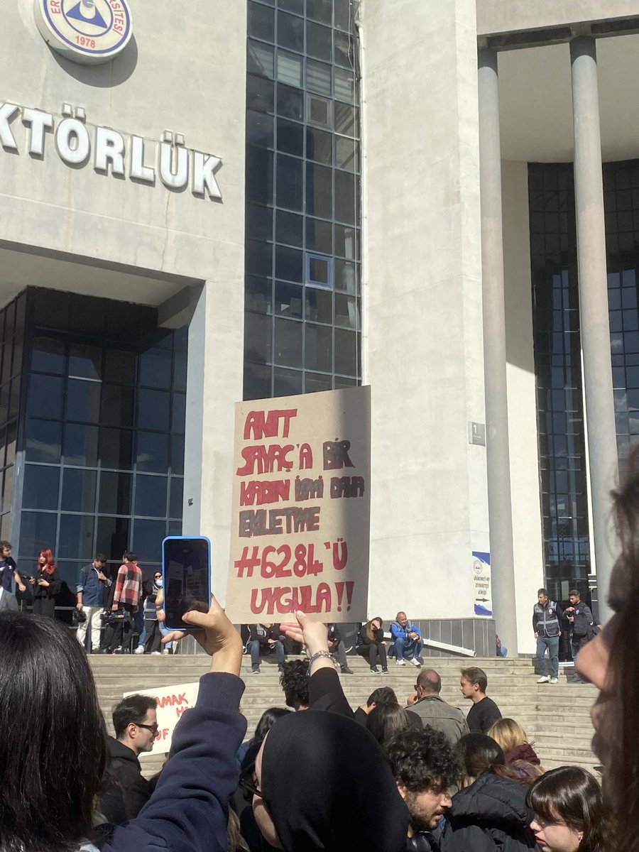fonedinlove's tweet photo. #ErüdeCinayet kadını koru 6284ü uygula https://t.co/C78usZrGik
