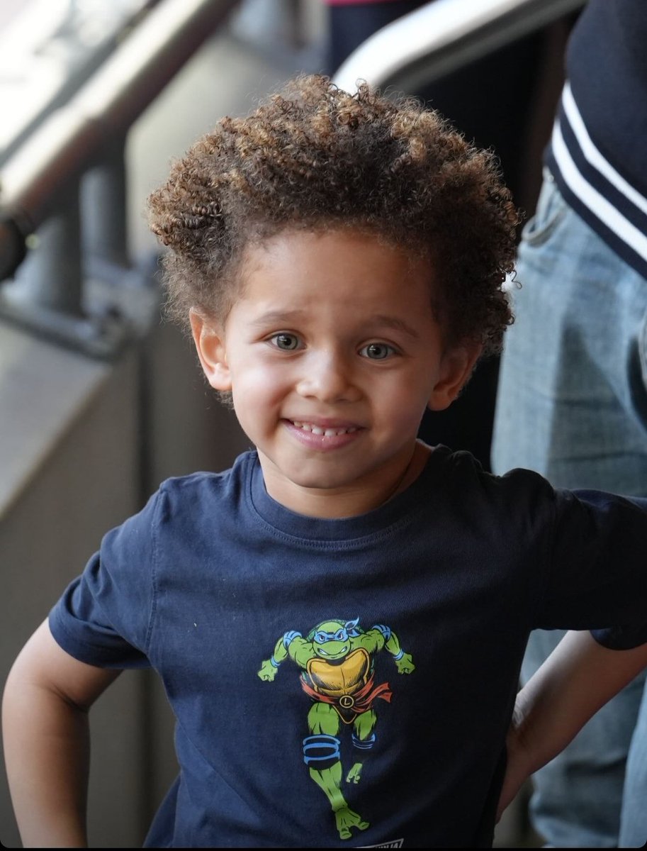 😍 Leroy Sané'nin oğlu, Rams Park'taydı.