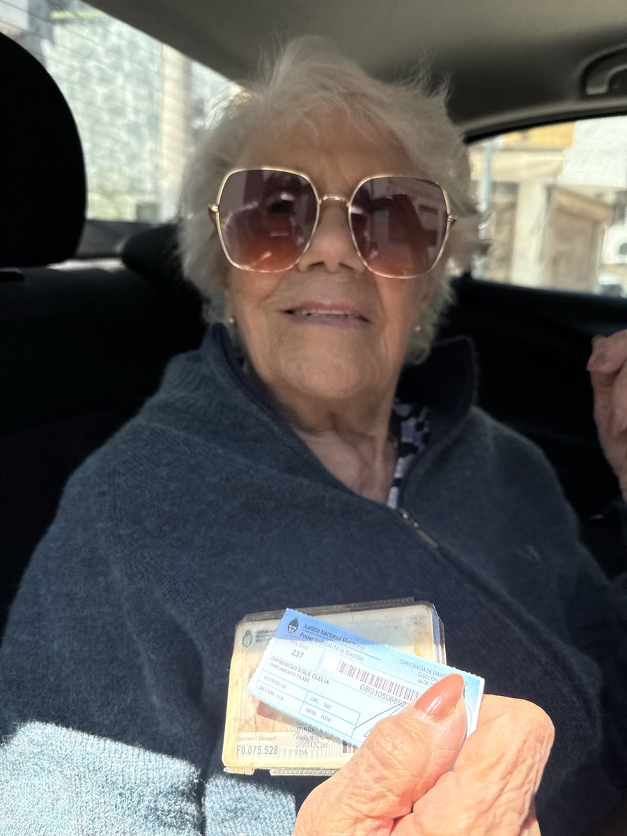 didi_palazzo's tweet photo. Qué país le quieren dejar a mi yaya de 95?💜 https://t.co/CtzgPLmCd5