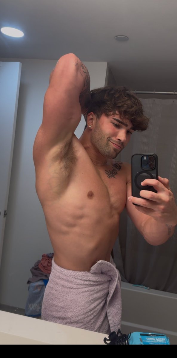 Masterjay2003's tweet image. Put your face in it.