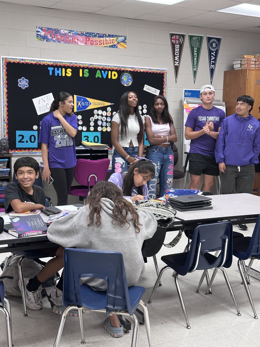 🎉 Special Visit at GMS! 🎉 We loved welcoming former GMS students—back when it was the high school—guided by SMHS AVID leaders! 🙌 Our students were inspired by their stories and future goals. Once a Rattler, always a Rattler! 💚 #AVID