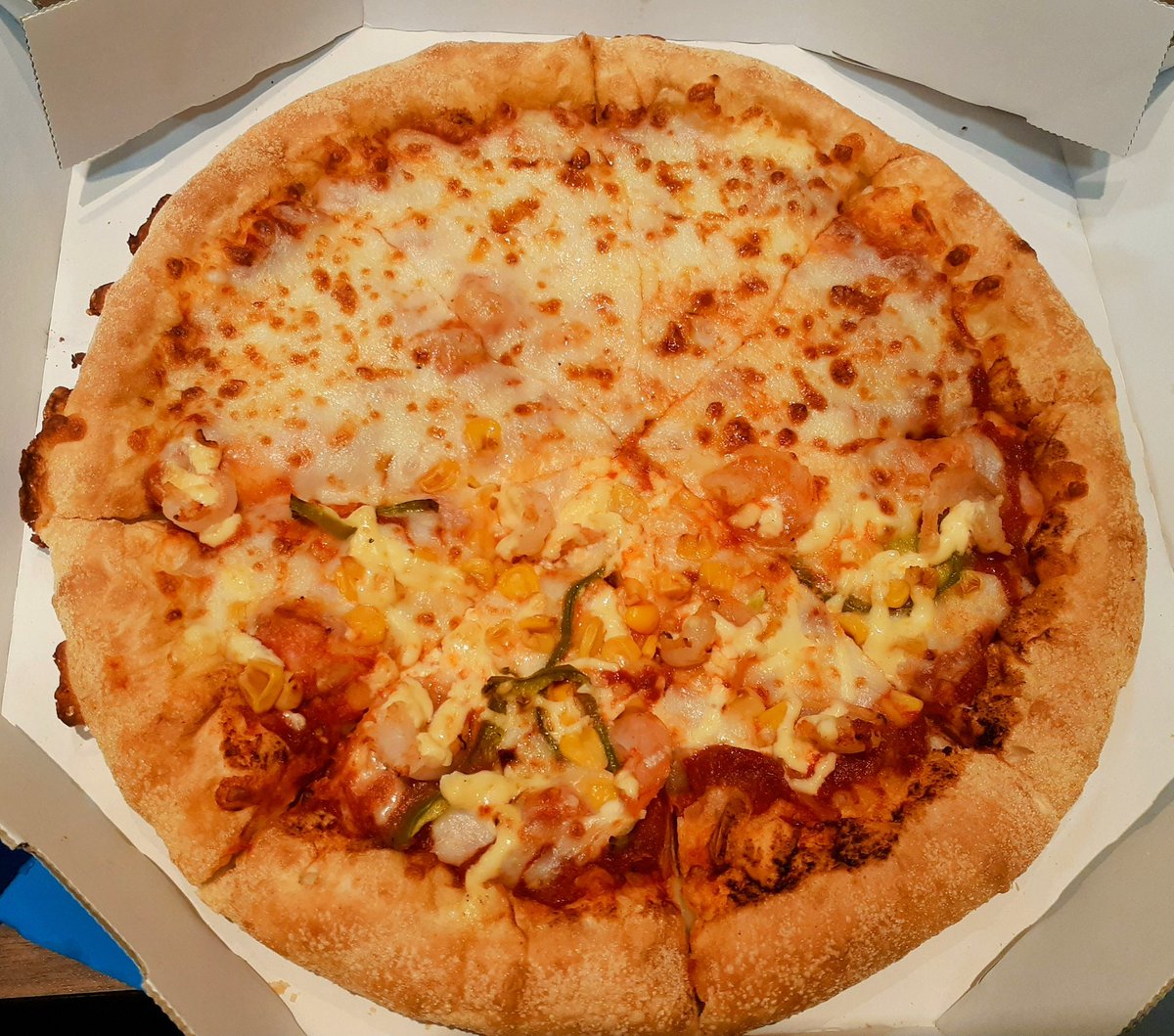 マルゲリータとマヨシュリンプのハーフ&amp;ハーフ