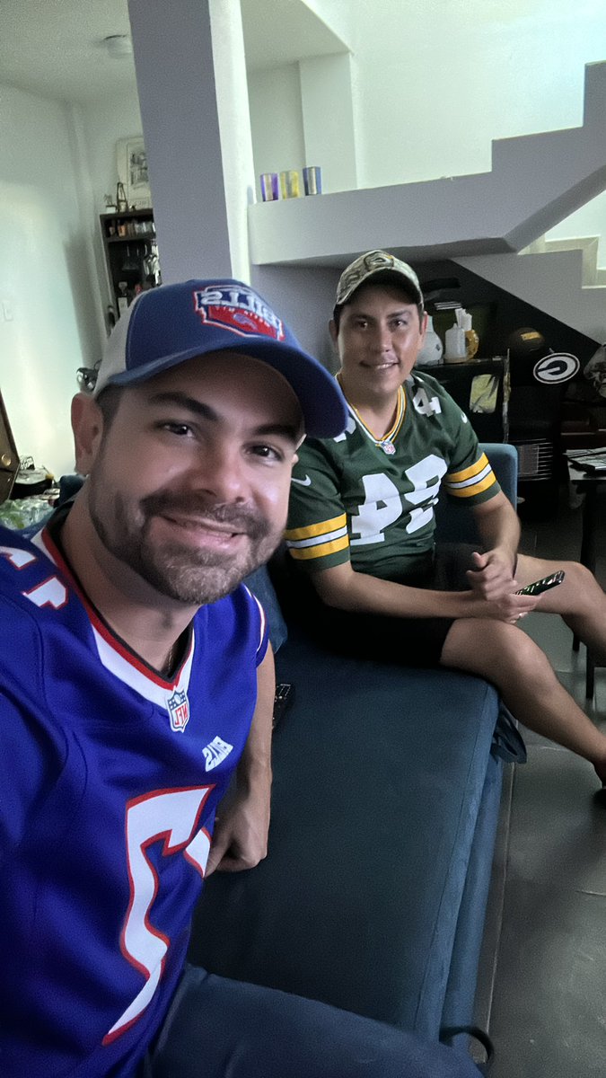 EIDRIAN_RZ's tweet photo. #NFLEnVix Go Bills!!! #BillsMafia https://t.co/EOJo2cRnbL