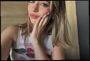 princessc442's tweet image. accidentally sent a heart to my crush’s dad help