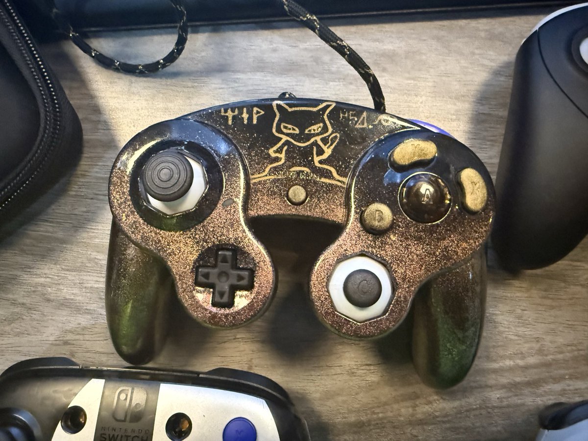 TriHardContent's tweet image. Today I begin seriously revisiting which controller I should use in SSBU.

Been GameCube since melee, but also have 25 years of bad habit across SSBM, Brawl, 4 &amp;amp; Ult.

Tried ProCon privately and think more shoulders would help me in some YLink stuff.

Tried ProCon 2, and it has…