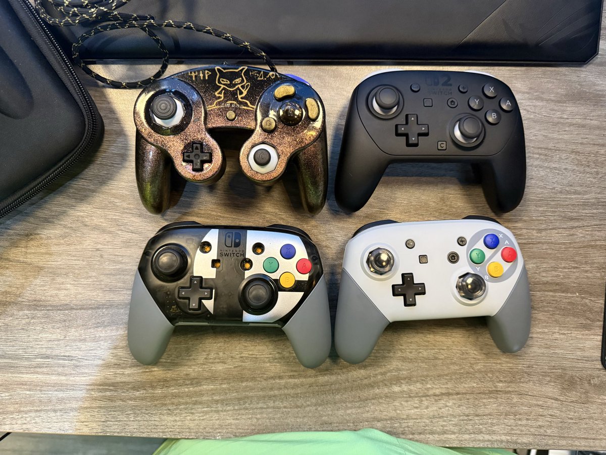 TriHardContent's tweet image. Today I begin seriously revisiting which controller I should use in SSBU.

Been GameCube since melee, but also have 25 years of bad habit across SSBM, Brawl, 4 &amp;amp; Ult.

Tried ProCon privately and think more shoulders would help me in some YLink stuff.

Tried ProCon 2, and it has…