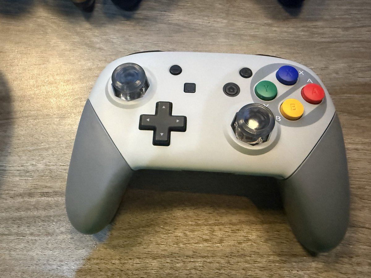 TriHardContent's tweet image. Today I begin seriously revisiting which controller I should use in SSBU.

Been GameCube since melee, but also have 25 years of bad habit across SSBM, Brawl, 4 &amp;amp; Ult.

Tried ProCon privately and think more shoulders would help me in some YLink stuff.

Tried ProCon 2, and it has…