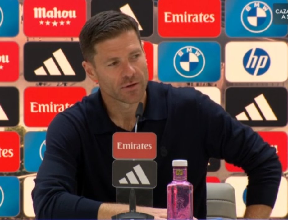 theMadridZone's tweet photo. 🚨 Xabi Alonso: "Starting Camavinga? Because Eduardo, Jude and Arda are all dynamic and versatile, today, we couldn't afford to be weak in the midfield.

The midfield was very important in beating Barca's high press and carrying the ball forward centrally and through the flanks." https://t.co/cPhvLpAs72