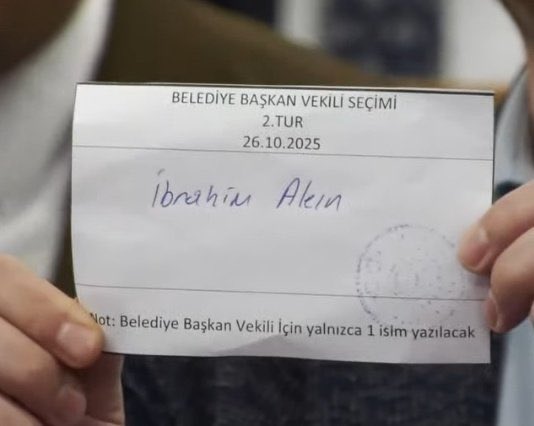 Şu oyu iptal etmişler! 

Tam bir skandal yaşanıyor! 

Özgür Ç. İsimli Ekrem trolü salonu karıştırıyor…